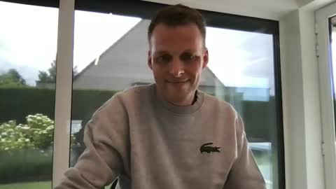 Snapshot of max_straight_1 chatting on June 4, 9:15 am Max take off clothes online show from June 4, 9:15 am