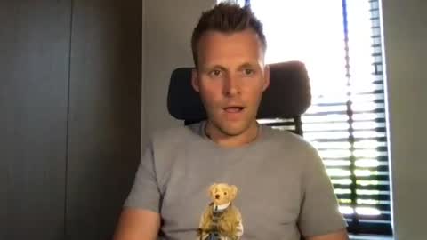 Snapshot of max_straight_1 chatting on July 28, 2:05 pm Max take off clothes online show from July 28, 2:05 pm
