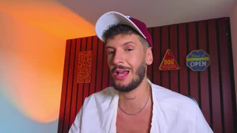 Max Taylor online show from October 18, 9:48 pm