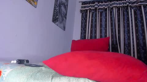 Snapshot of max_val chatting on January 23, 11:37 am Max online show from January 23, 11:37 am