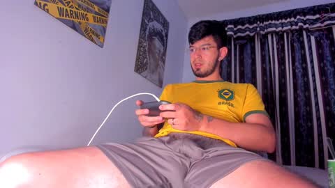 Snapshot of max_val chatting on February 3, 11:31 am Max online show from February 3, 11:31 am