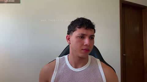 max_valiant1 online show from June 22, 4:37 pm