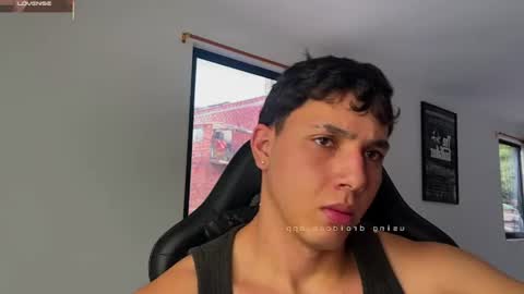 max_valiant1 online show from June 30, 5:14 pm