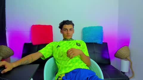 Snapshot of max_wild01 chatting on September 11, 6:02 am MAX online show from September 11, 6:02 am