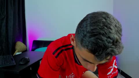 MAX     online show from March 8, 7:23 am