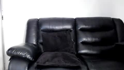 Snapshot of max_wyatt1 chatting on March 28, 2:22 am Max online show from March 28, 2:22 am