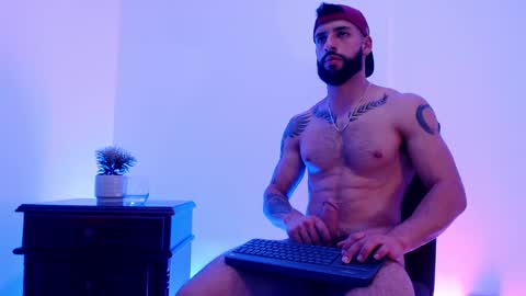 Snapshot of max_xl_ chatting on February 20, 1:25 am max_xl_ online show from February 20, 1:25 am