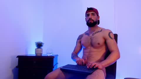 Snapshot of max_xl_ chatting on March 4, 8:16 pm max_xl_ online show from March 4, 8:16 pm