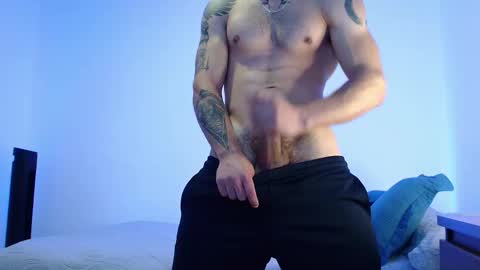 Snapshot of max_xl_ chatting on October 7, 2:47 pm max_xl_ online show from October 7, 2:47 pm