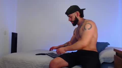 Snapshot of max_xl_ chatting on November 17, 10:59 pm max_xl_ online show from November 17, 10:59 pm