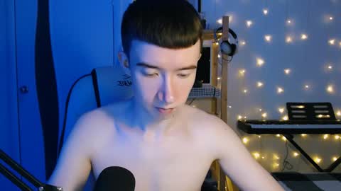 Max online show from December 13, 6:27 pm