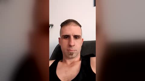Snapshot of maxenceb1984 chatting on July 21, 7:38 pm maxenceb1984 online show from July 21, 7:38 pm