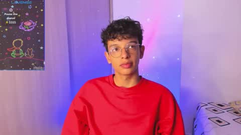 Snapshot of maxfrost1 chatting on March 8, 12:08 am Max online show from March 8, 12:08 am