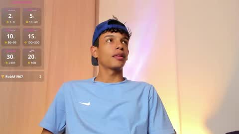 Snapshot of maxfrost1 chatting on March 20, 2:05 am Max online show from March 20, 2:05 am