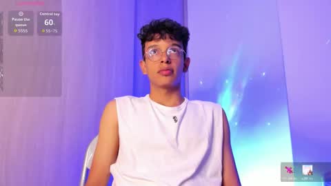 Snapshot of maxfrost1 chatting on March 22, 11:41 pm Max online show from March 22, 11:41 pm