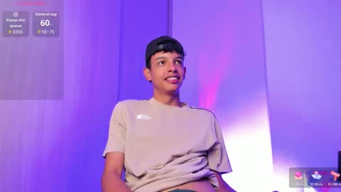 Snapshot of maxfrost1 chatting on March 26, 1:01 am Max online show from March 26, 1:01 am