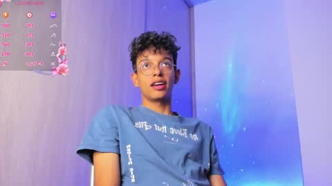 Snapshot of maxfrost1 chatting on April 3, 12:19 am Max online show from April 3, 12:19 am