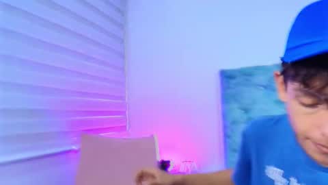 M A X F R O S T   online show from February 5, 7:40 pm