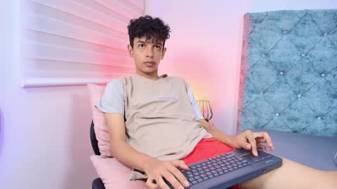 M A X F R O S T   online show from February 11, 7:52 pm