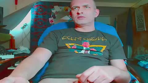 maxhardcore77 online show from April 20, 10:51 am