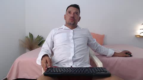 Max Hunter online show from September 19, 2:57 am