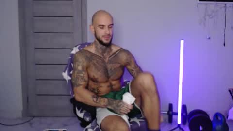 Maximus Fox online show from November 10, 5:12 pm