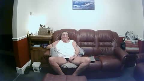 MAX online show from December 15, 9:20 pm