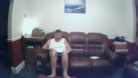 MAX online show from December 21, 8:21 pm