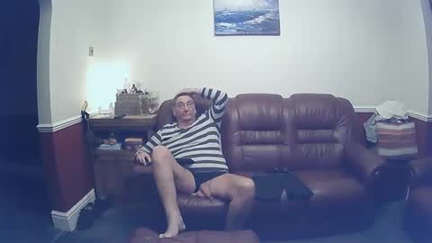 MAX online show from January 7, 9:25 pm