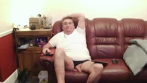 Snapshot of maxi_johnes chatting on March 27, 10:53 pm MAX online show from March 27, 10:53 pm