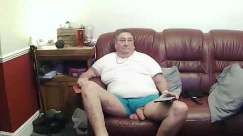 Snapshot of maxi_johnes chatting on April 3, 11:36 pm MAX online show from April 3, 11:36 pm
