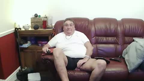 Snapshot of maxi_johnes chatting on April 14, 9:43 pm MAX online show from April 14, 9:43 pm