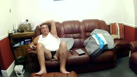 Snapshot of maxi_johnes chatting on July 1, 10:09 pm MAX online show from July 1, 10:09 pm