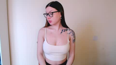 Snapshot of maxi_sweetheart chatting on April 13, 9:37 am Joanna online show from April 13, 9:37 am
