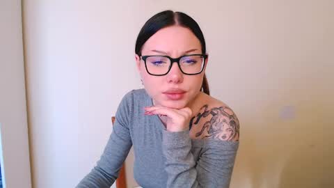 Snapshot of maxi_sweetheart chatting on May 5, 2:47 pm Joanna online show from May 5, 2:47 pm