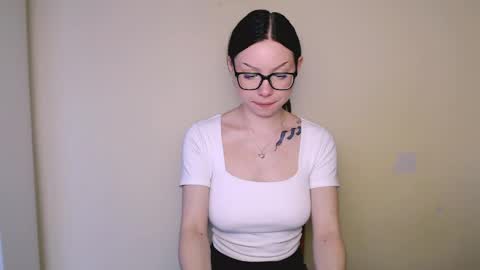 Snapshot of maxi_sweetheart chatting on May 9, 5:07 pm Joanna online show from May 9, 5:07 pm