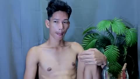 Snapshot of maxiebunny99 chatting on October 3, 10:18 pm Reyn online show from October 3, 10:18 pm