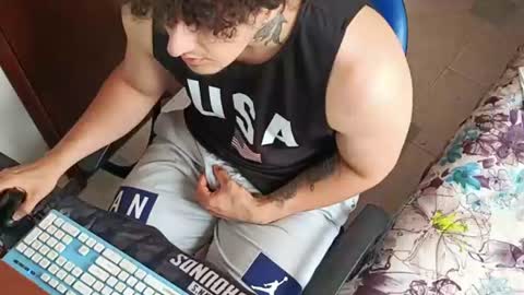 Snapshot of maxiiboy_rifle chatting on June 16, 4:53 pm Silence and enjoy online show from June 16, 4:53 pm