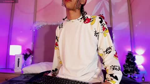 Snapshot of maxim_walker chatting on December 27, 9:17 am maxim online show from December 27, 9:17 am