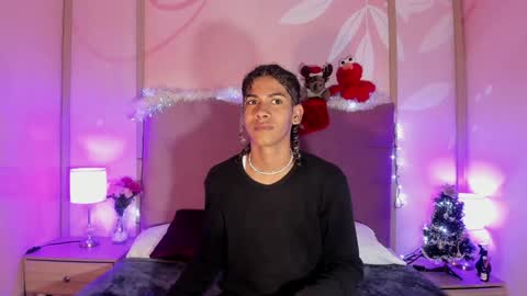 Snapshot of maxim_walker chatting on December 30, 3:03 am maxim online show from December 30, 3:03 am