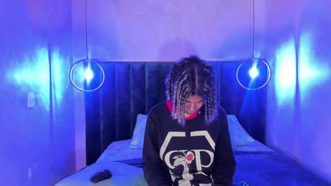Snapshot of maxim_walker chatting on January 9, 3:04 am maxim online show from January 9, 3:04 am