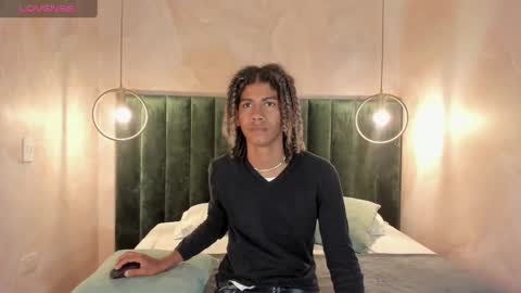 Snapshot of maxim_walker chatting on January 29, 3:01 am maxim online show from January 29, 3:01 am