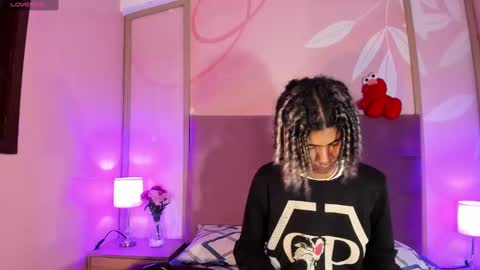 Snapshot of maxim_walker chatting on February 4, 3:00 am maxim online show from February 4, 3:00 am