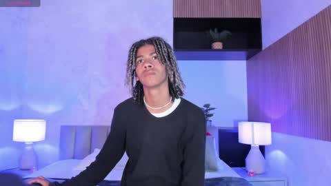 Snapshot of maxim_walker chatting on February 9, 3:00 am maxim online show from February 9, 3:00 am