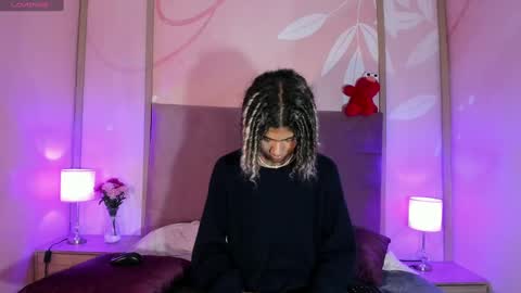Snapshot of maxim_walker chatting on February 11, 2:57 am maxim online show from February 11, 2:57 am