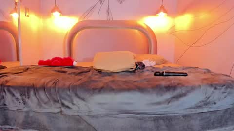 Snapshot of maxim_walker chatting on February 12, 9:10 am maxim online show from February 12, 9:10 am
