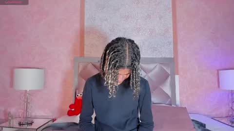 Snapshot of maxim_walker chatting on March 7, 2:46 am maxim online show from March 7, 2:46 am