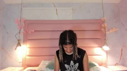 Snapshot of maxim_walker chatting on September 16, 3:51 am maxim online show from September 16, 3:51 am