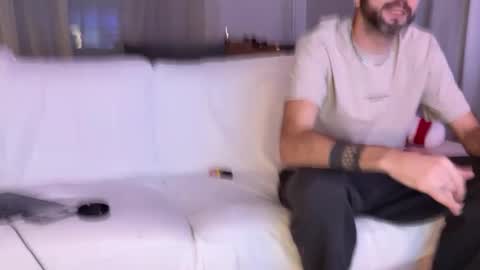 Snapshot of maxime69600 chatting on December 13, 9:20 pm maxime69600 online show from December 13, 9:20 pm