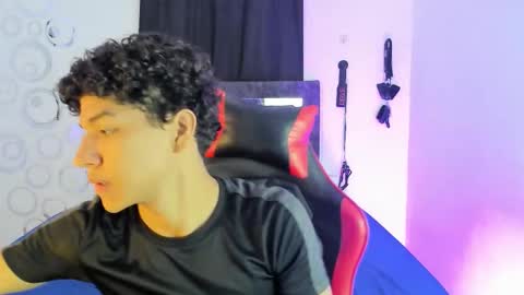 Maximiliano online show from November 14, 7:56 pm